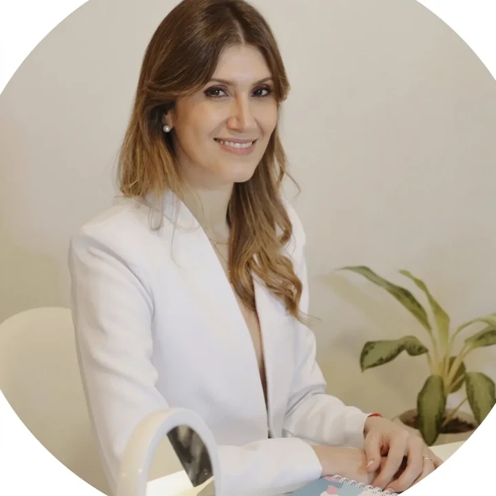 Dra. Ana Belén Arias